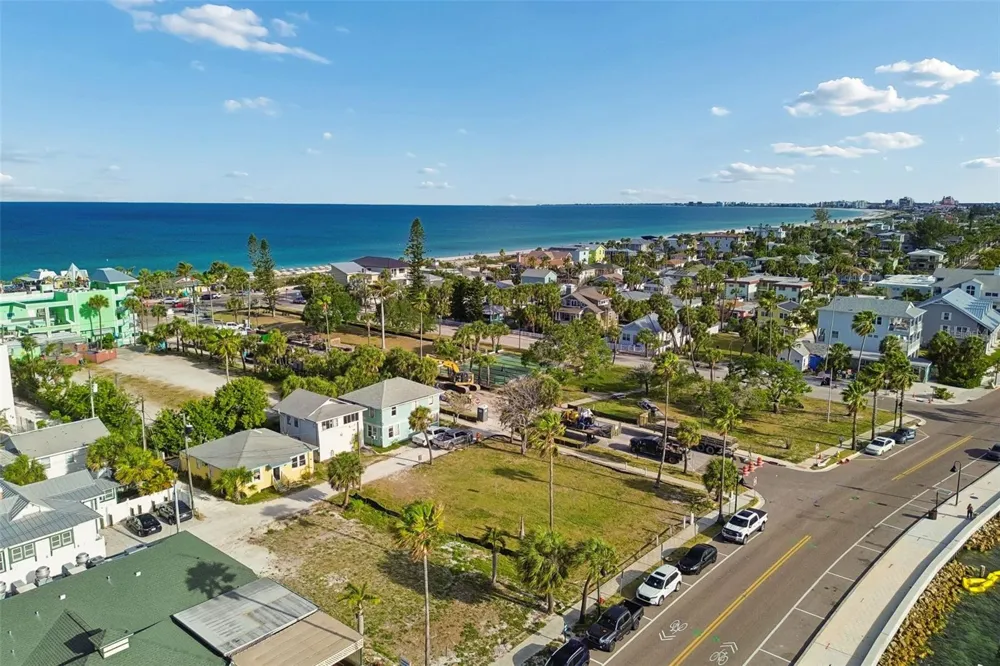 808 PASS A GRILLE WAY St Pete Beach, FL 33706