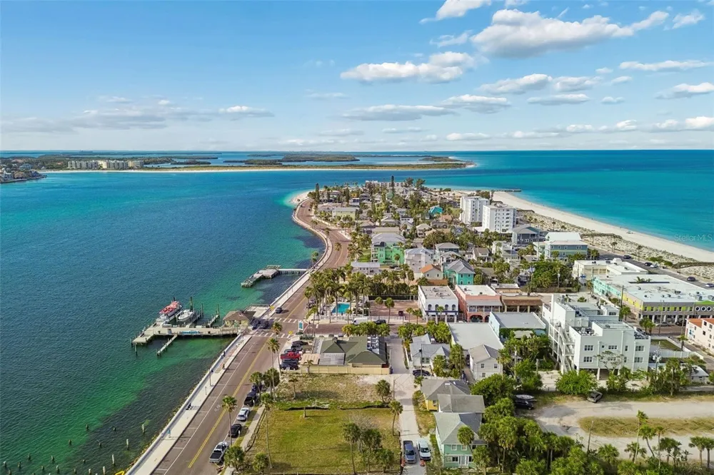808 PASS A GRILLE WAY St Pete Beach, FL 33706