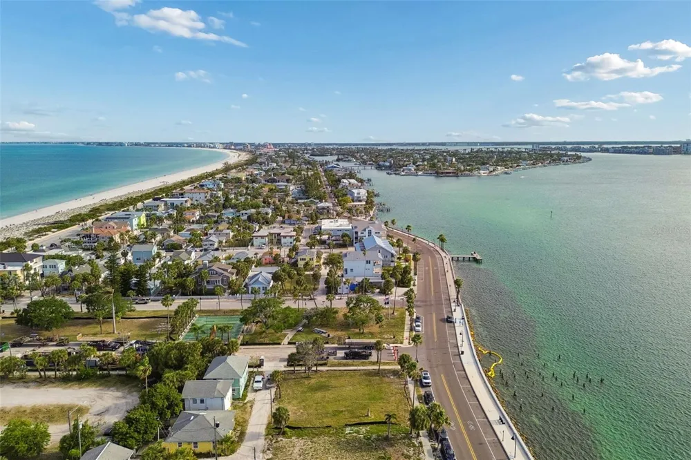 808 PASS A GRILLE WAY St Pete Beach, FL 33706