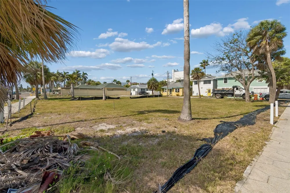 808 PASS A GRILLE WAY St Pete Beach, FL 33706