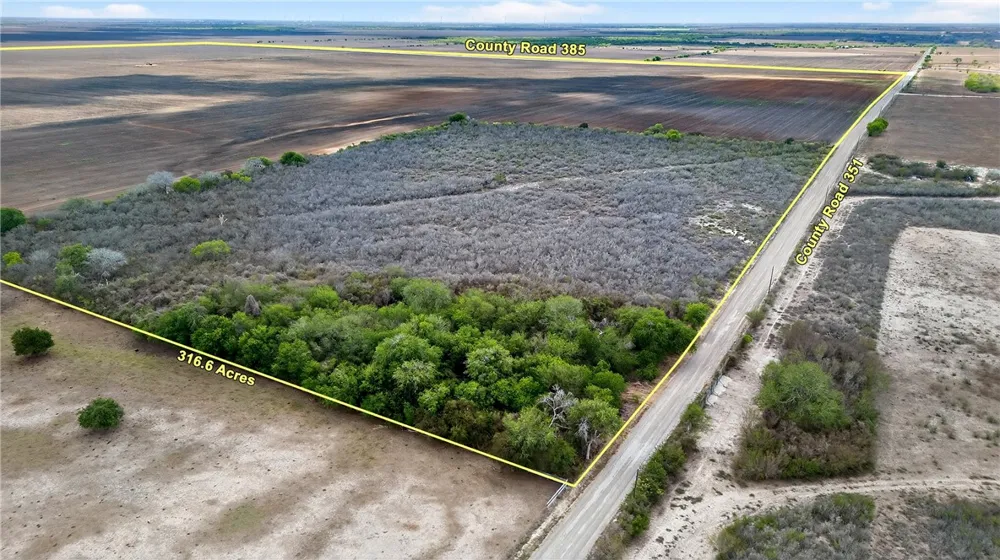 109 County Road 385 George West, TX 78022