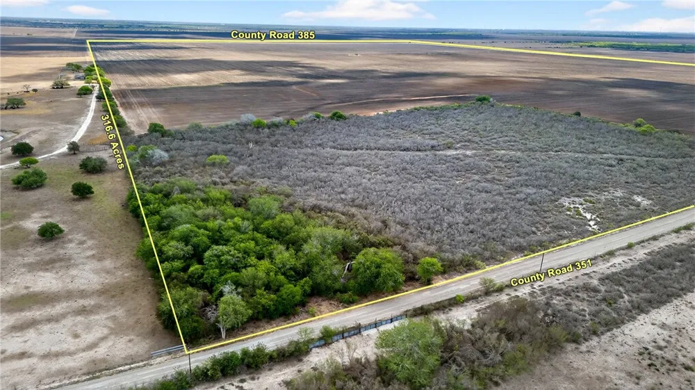 109 County Road 385 George West, TX 78022