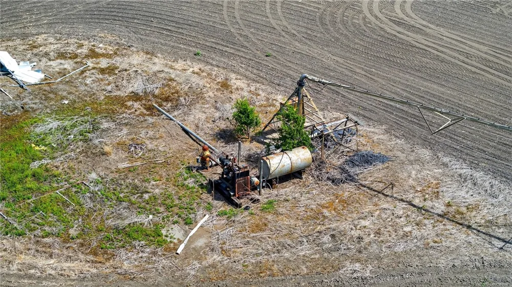 109 County Road 385 George West, TX 78022