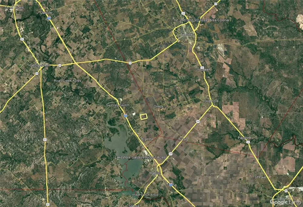 109 County Road 385 George West, TX 78022