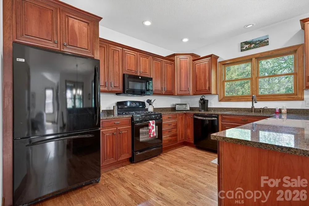24 Triple Fairways Drive Hendersonville, NC 28739