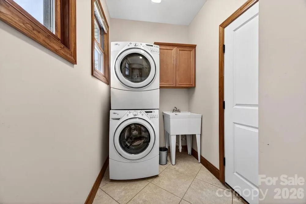 24 Triple Fairways Drive Hendersonville, NC 28739