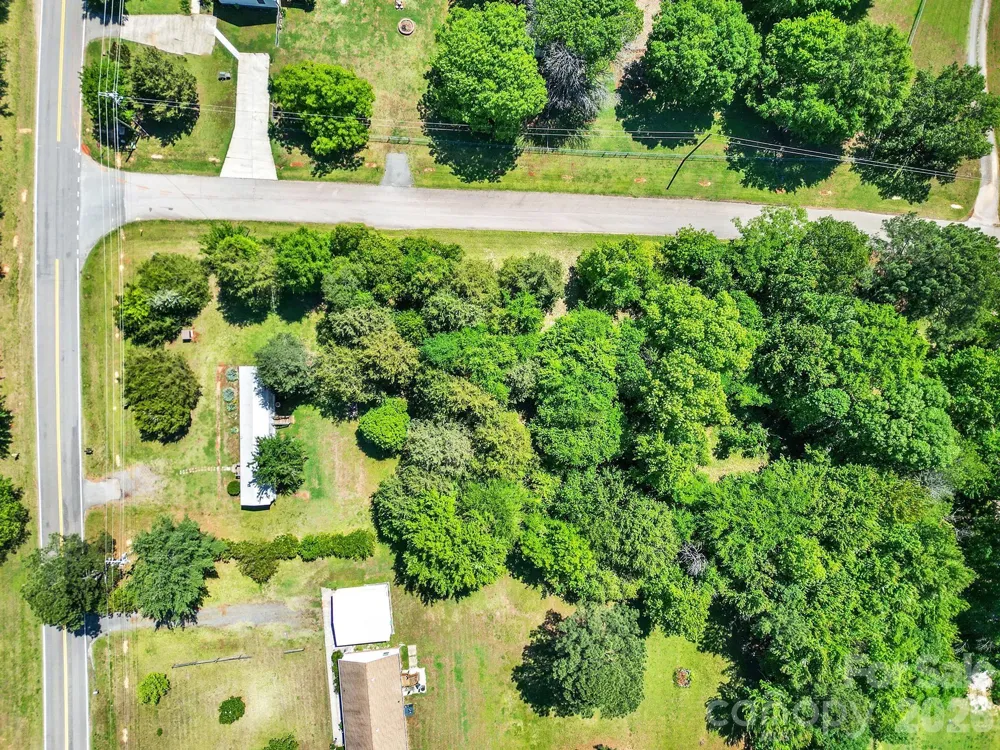 6067 Lake Wylie Road Lake Wylie, SC 29710
