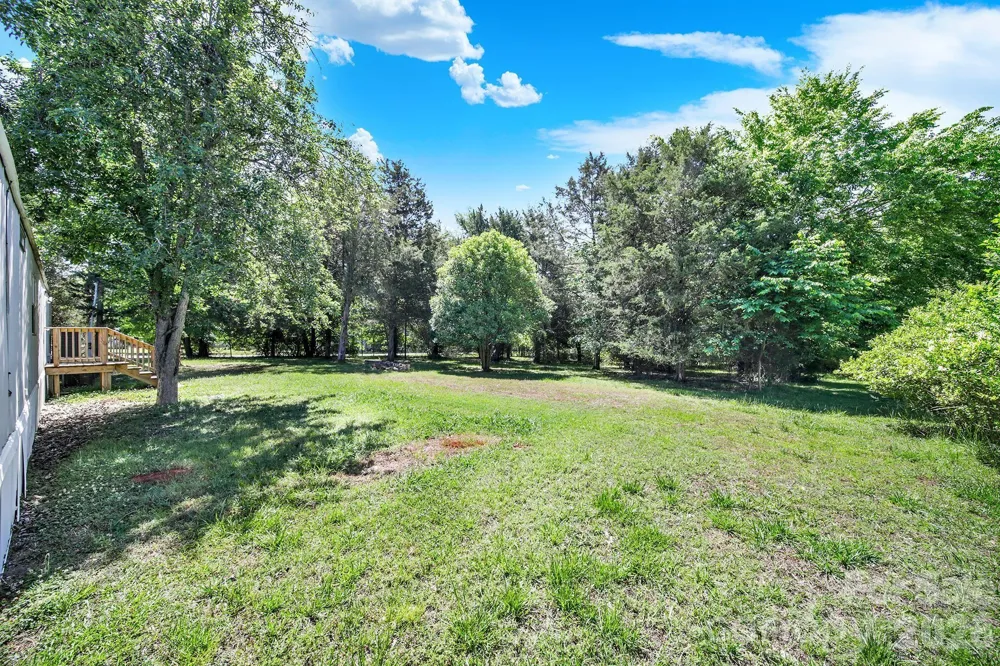 6067 Lake Wylie Road Lake Wylie, SC 29710