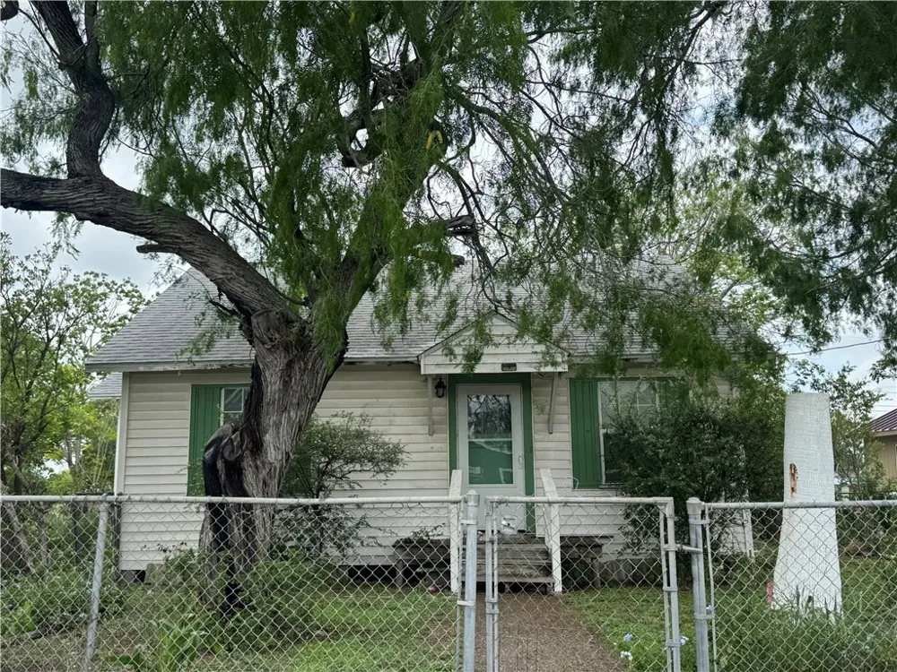 635 Victoria Avenue Taft, TX 78390
