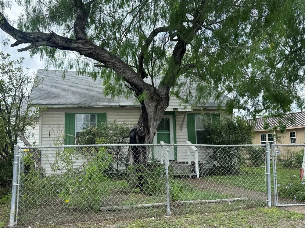 635 Victoria Avenue Taft, TX 78390