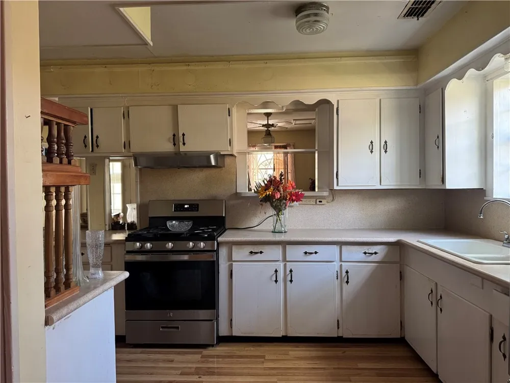 635 Victoria Avenue Taft, TX 78390