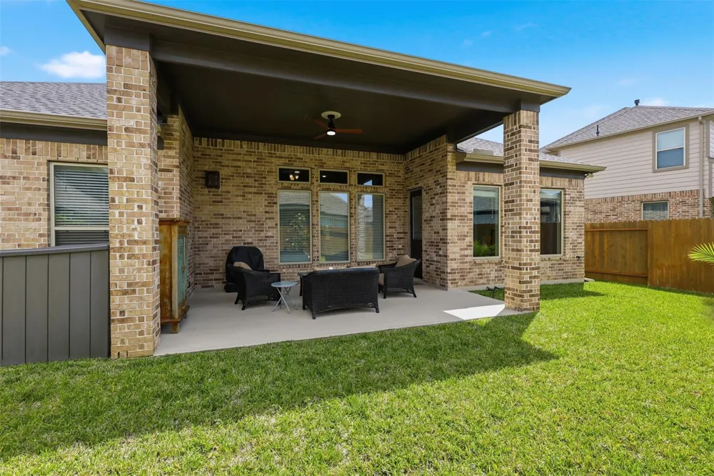 209 Bright Bluff Circle Waller, TX 77484