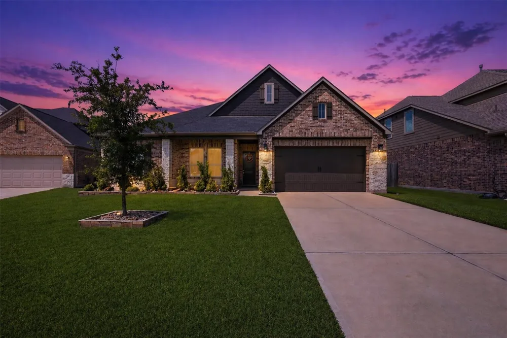 209 Bright Bluff Circle Waller, TX 77484