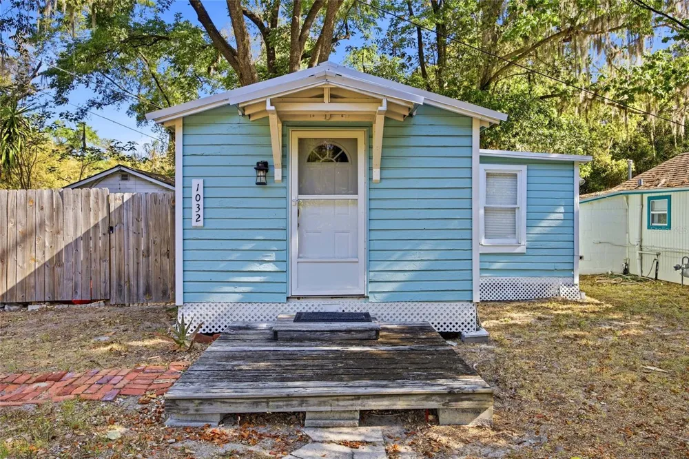 1032 NW 40TH AVENUE Gainesville, FL 32609