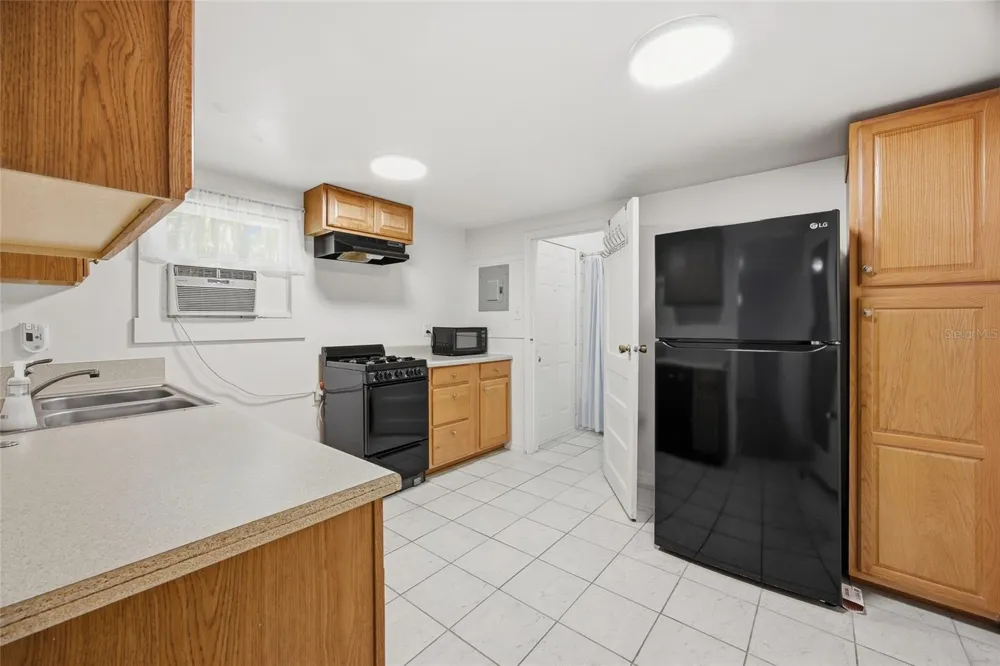 1032 NW 40TH AVENUE Gainesville, FL 32609