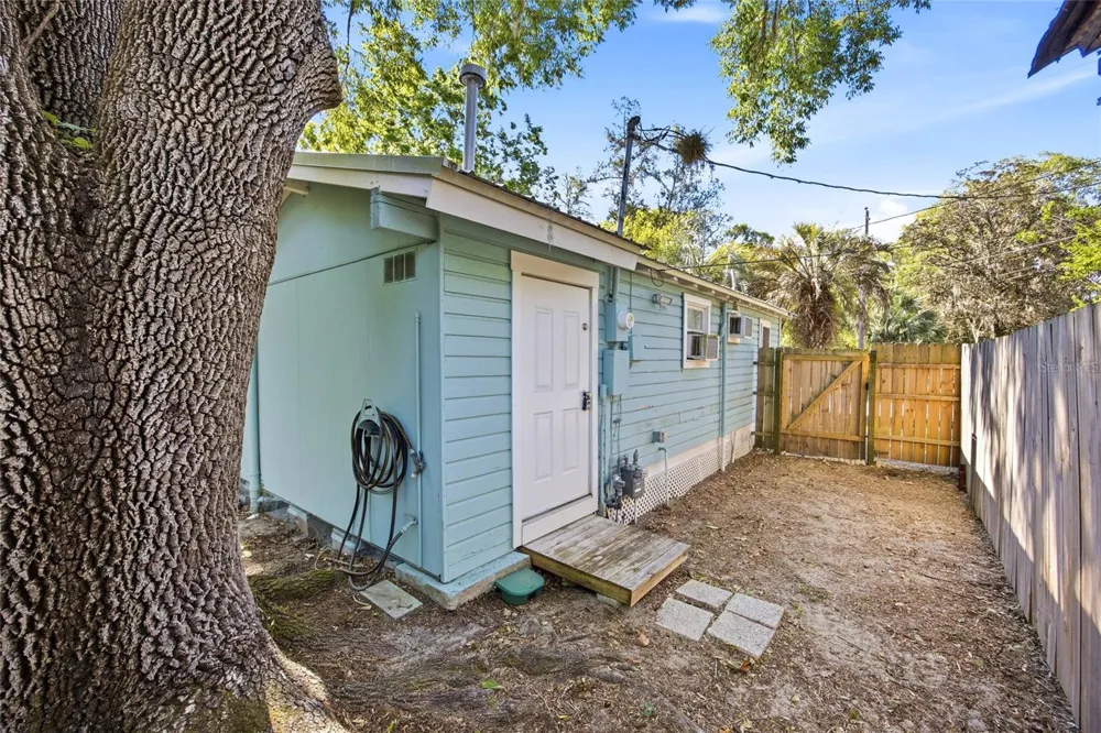 1032 NW 40TH AVENUE Gainesville, FL 32609