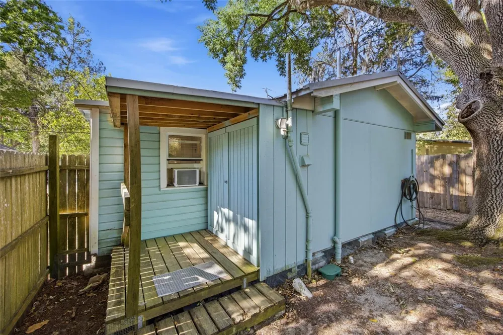 1032 NW 40TH AVENUE Gainesville, FL 32609