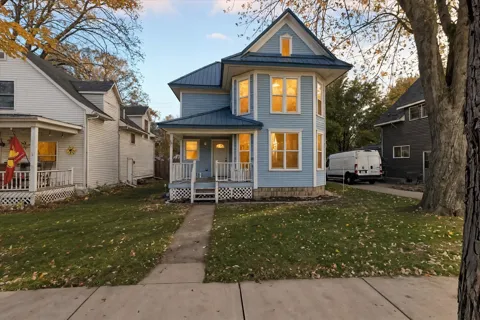 117 E Wright Avenue