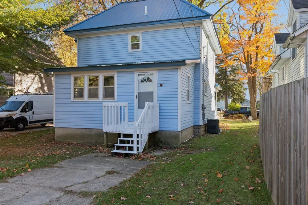 117 E Wright Avenue Shepherd Village, MI 48883