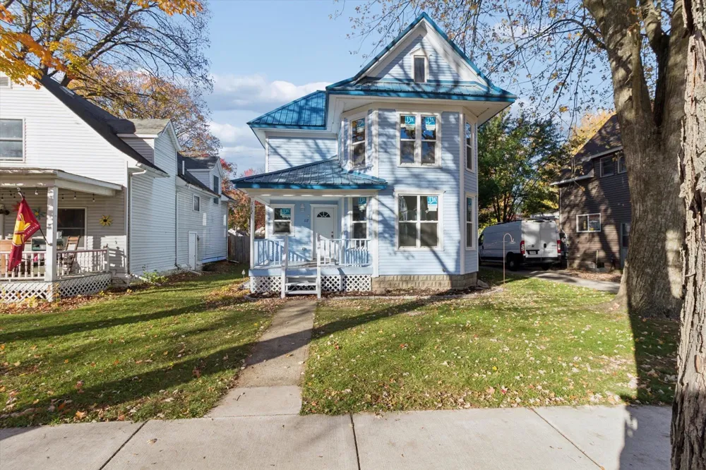 117 E Wright Avenue Shepherd Village, MI 48883