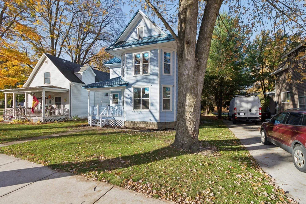 117 E Wright Avenue Shepherd Village, MI 48883