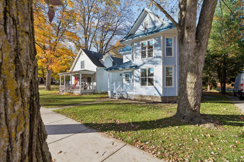 117 E Wright Avenue Shepherd Village, MI 48883