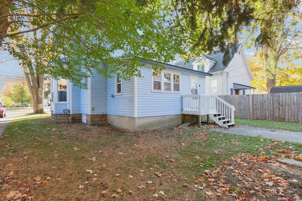 117 E Wright Avenue Shepherd Village, MI 48883