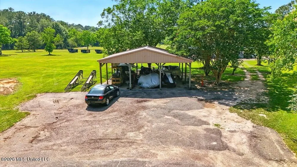 271 Bobby Lane Picayune, MS 39466
