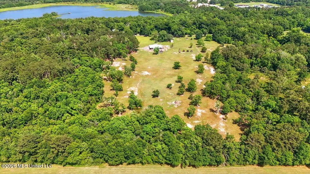 271 Bobby Lane Picayune, MS 39466
