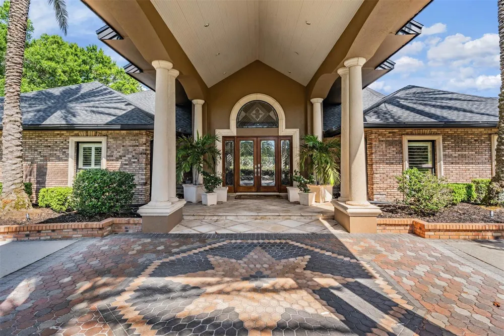 18707 PEPPER PIKE Lutz, FL 33558