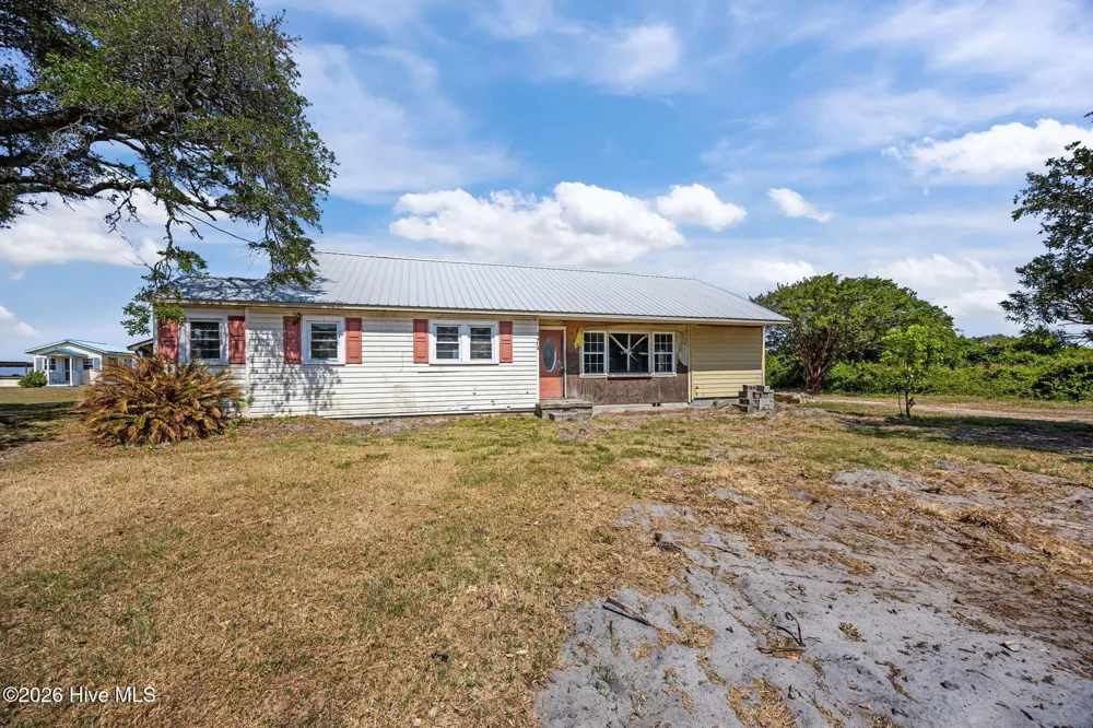 2472 Cedar Island Road Cedar Island, NC 28520
