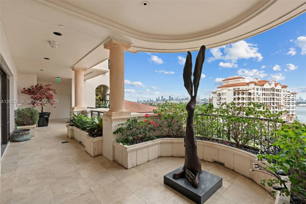 7282 Fisher Island Dr #7282 Fisher Island, FL 33109
