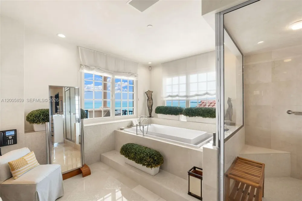 7282 Fisher Island Dr #7282 Fisher Island, FL 33109
