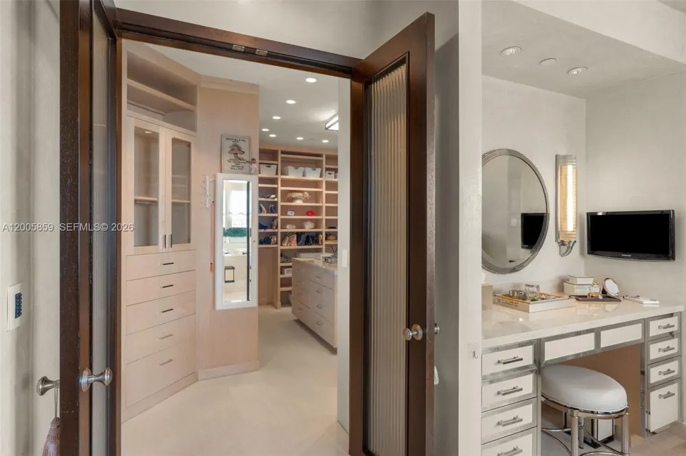 7282 Fisher Island Dr #7282 Fisher Island, FL 33109