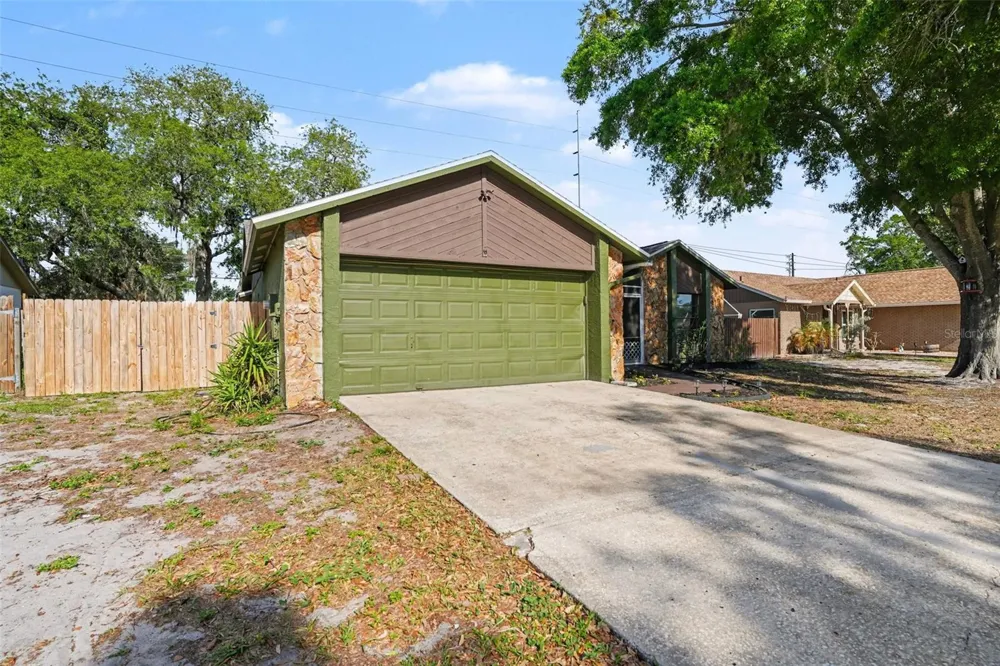 4105 SPRING WAY CIRCLE Valrico, FL 33596