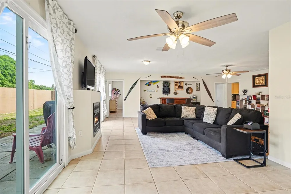 4105 SPRING WAY CIRCLE Valrico, FL 33596