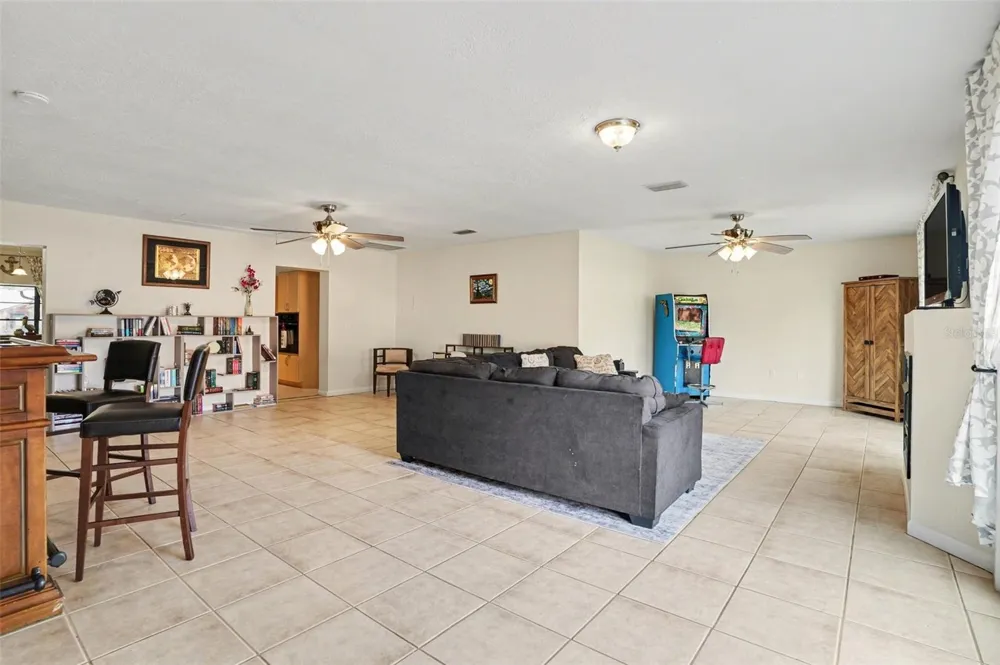 4105 SPRING WAY CIRCLE Valrico, FL 33596