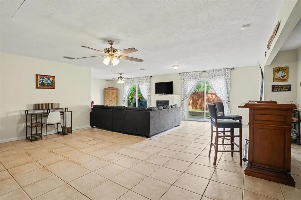 4105 SPRING WAY CIRCLE Valrico, FL 33596