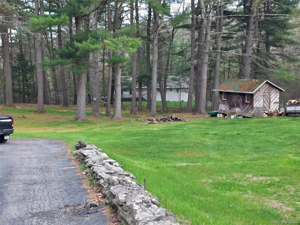 14 Andrew Paye Road Glen Spey, NY 12770