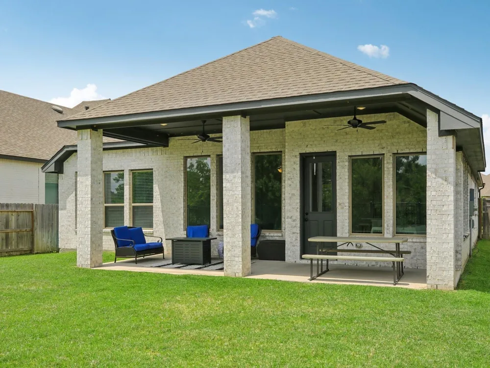 615 Livermore Street Webster, TX 77598