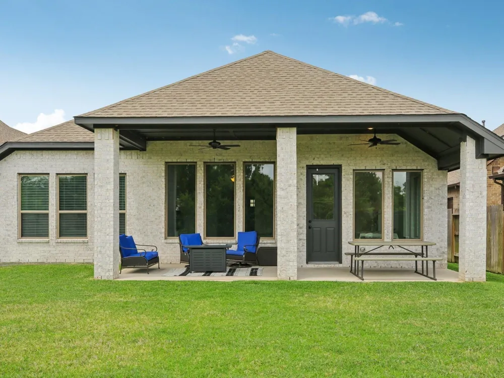 615 Livermore Street Webster, TX 77598