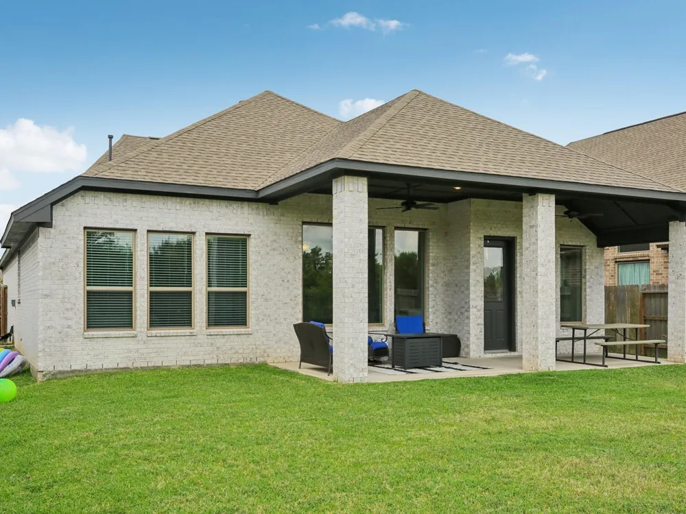 615 Livermore Street Webster, TX 77598