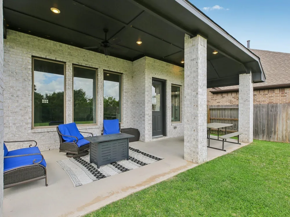 615 Livermore Street Webster, TX 77598