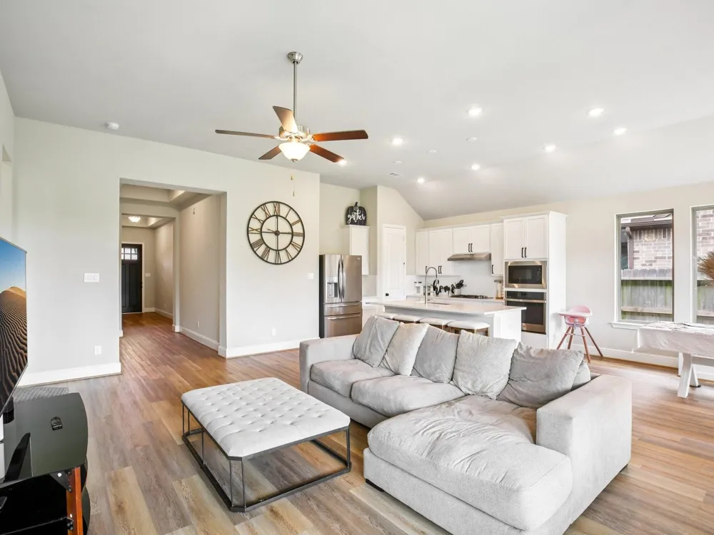 615 Livermore Street Webster, TX 77598