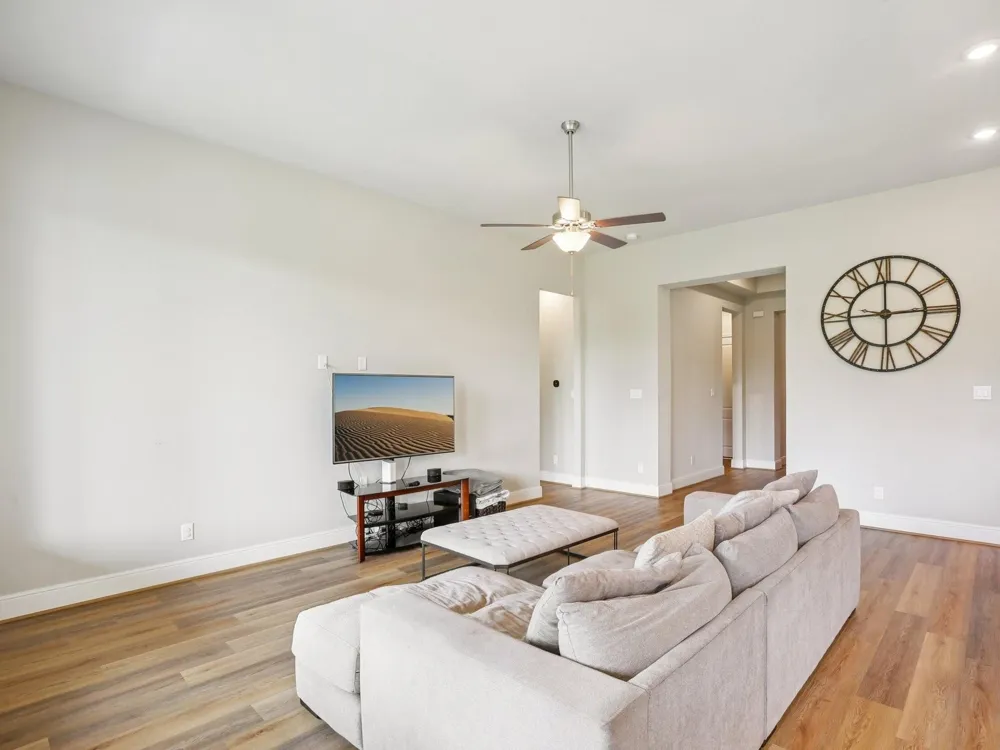615 Livermore Street Webster, TX 77598