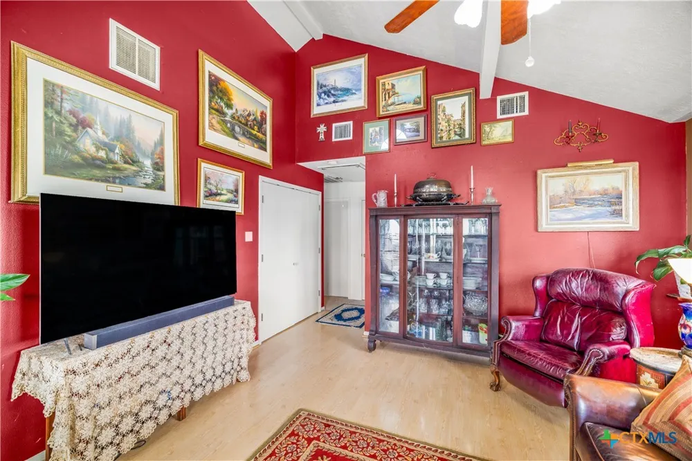 205 E Bay Avenue Seadrift, TX 77983