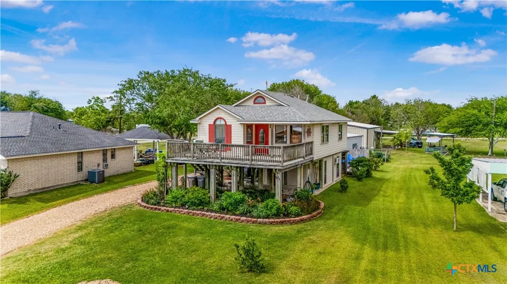 205 E Bay Avenue Seadrift, TX 77983