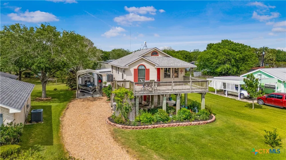 205 E Bay Avenue Seadrift, TX 77983