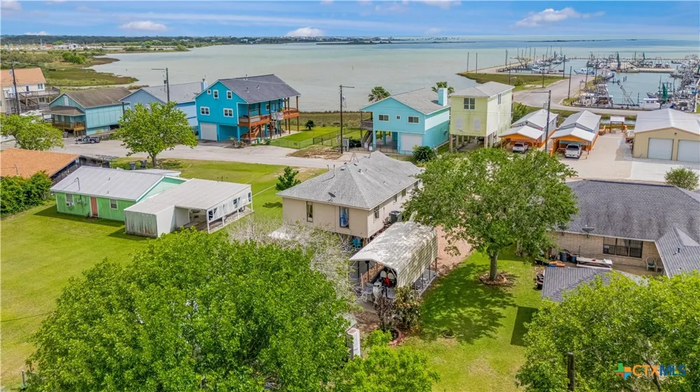 205 E Bay Avenue Seadrift, TX 77983