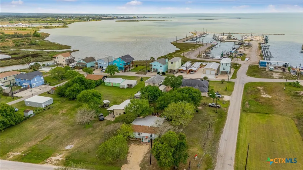 205 E Bay Avenue Seadrift, TX 77983